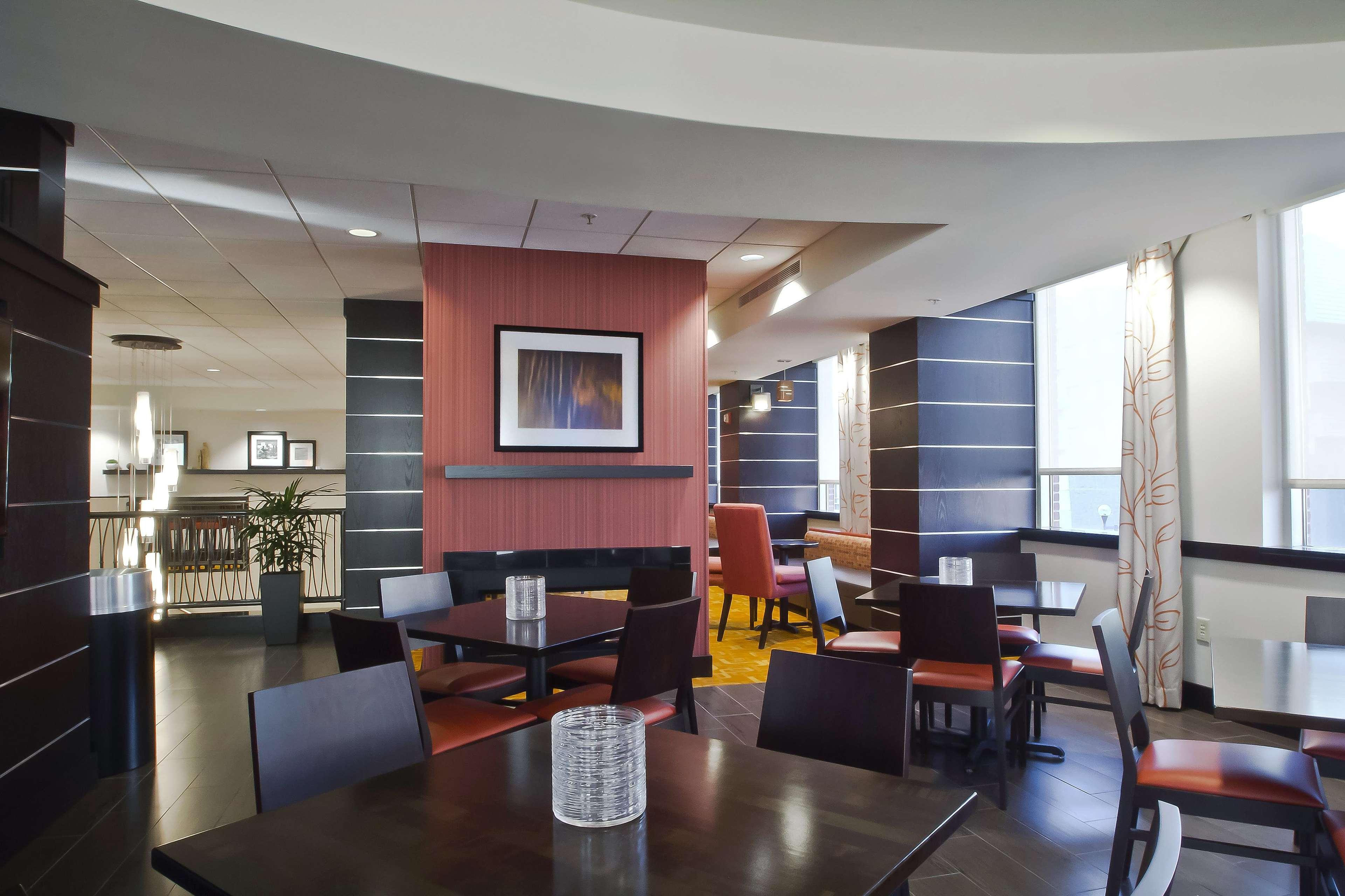 Hampton Inn & Suites Columbus-Downtown, Ohio מראה חיצוני תמונה